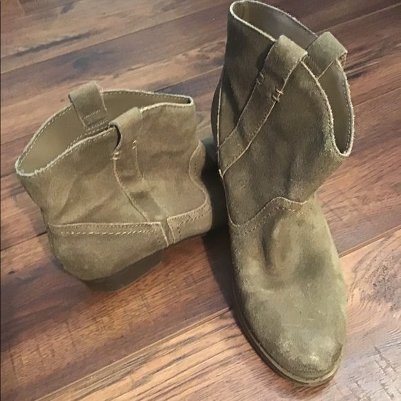 Kenneth Cole Reaction Tan suede booties - Picture 1 of 5